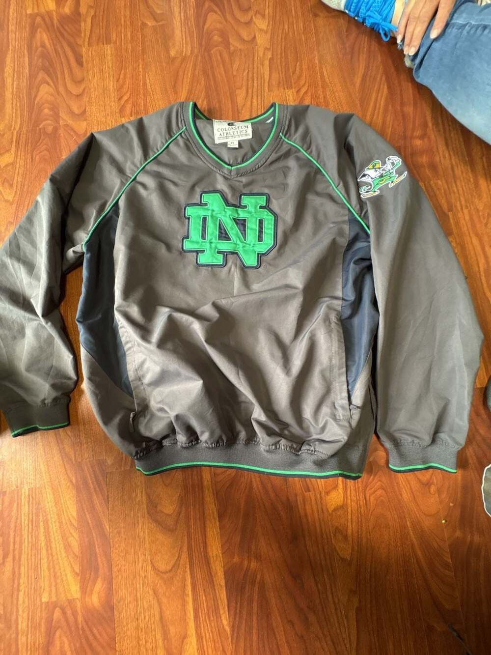 Colosseum Athletics Notre Dame Fighting Irish V-Neck Pullover Windbreaker Jacket